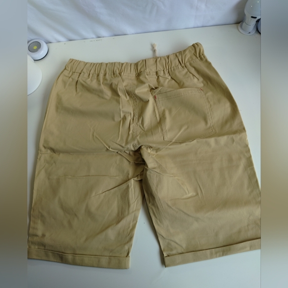 Shorts - Picture 5 of 6